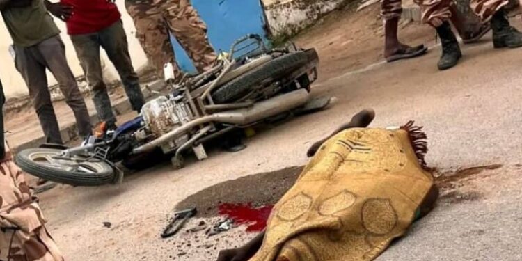 Abéché : Un poids lourd heurte mortellement un motocycliste.