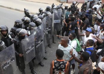 Angola : 22 morts dans des manifestations violentes contre la hausse des prix du carburant