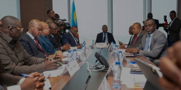 RDC : Muzito fixe l’ambition budgétaire 2026 à 13 milliards USD pour soutenir les priorités sociales