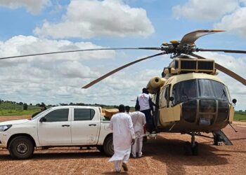 Tchad : Le gouvernement met à disposition un hélicoptère pour l&rsquo;acheminement des vaccins contre le choléra dans les districts sanitaires touchés.