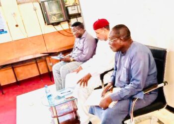 Abéché : La lutte contre le choléra au cœur d&rsquo;une réunion présidée par le Ministre de la Santé.