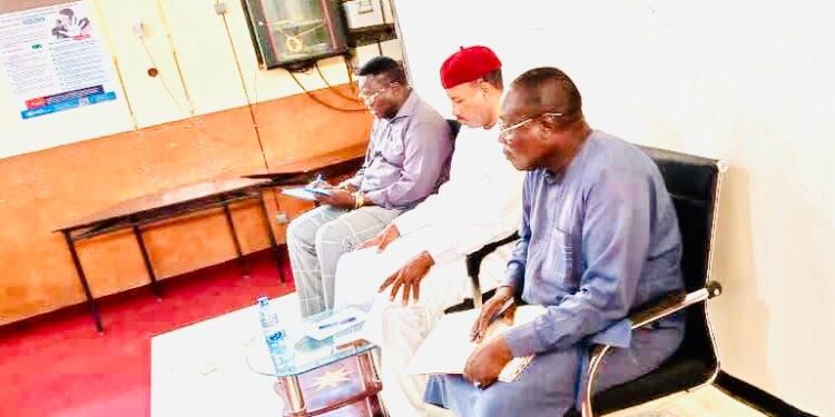 Abéché : La lutte contre le choléra au cœur d&rsquo;une réunion présidée par le Ministre de la Santé.