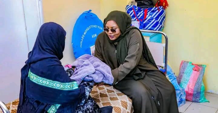 Tchad : La Ministre de l&rsquo;Action Sociale au chevet des patients de l’Hôpital de la Mère et de l’Enfant