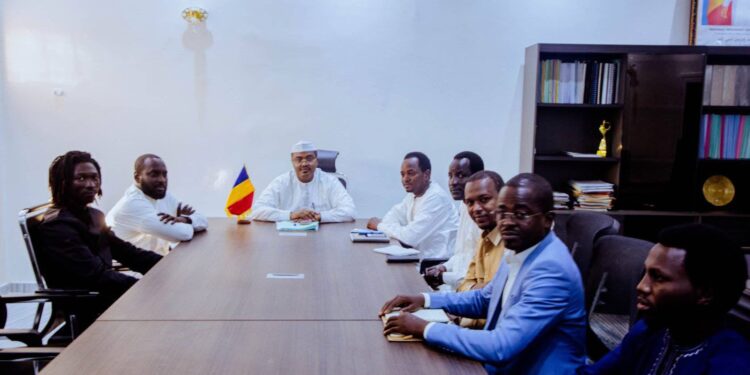 Tchad : le Ministre de la jeunesse et des sports reçoit l’athlète Bétel Casimir