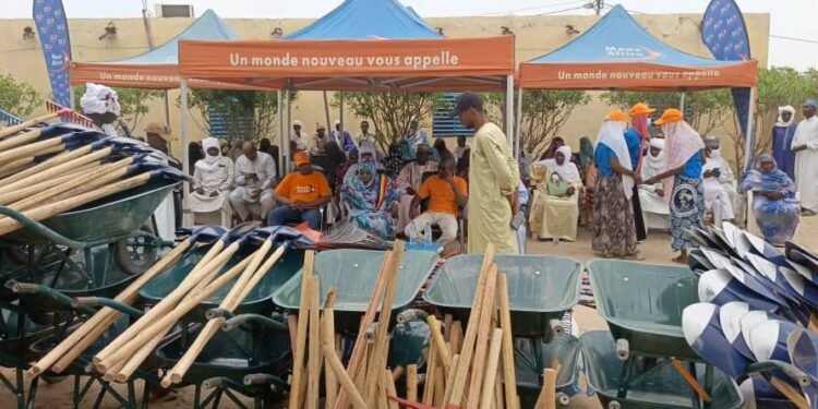 Moov Africa Tchad fait un don de matériel d’assainissement à la Mairie de Mao