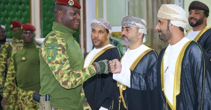 Burkina Faso : Ibrahim Traoré ouvre la voie à de nouveaux investissements avec le Sultanat d’Oman