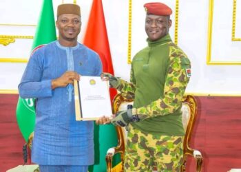 Burkina Faso : Ibrahim TRAORÉ rencontre les présidents des parlements du Mali et du Niger