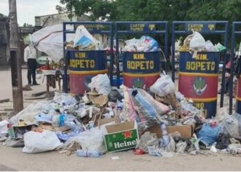 RDC : Kinshasa submergée par 15.000 tonnes de déchets chaque jour, un appel urgent à une gestion moderne