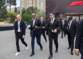 Rwanda : Kagame renforce l’ambition d’un Grand Prix africain lors de sa visite au circuit de Bakou