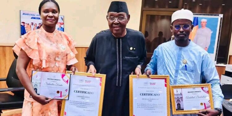 Tchad : 2 jeunes sénateurs reçus par Dr Haroun Kabadi après une mission au Pérou