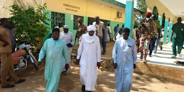 Guéra : Le ministre de la santé publique visite l’hôpital provincial de Mongo pour renforcer la lutte contre le choléra