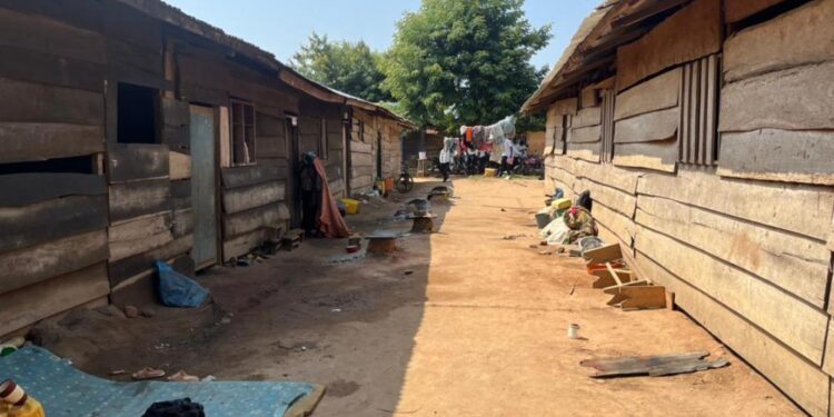 RDC : Des milliers de déplacés de guerre à Masisi-Centre vivent dans des écoles, un calvaire accentué par la saison des pluies