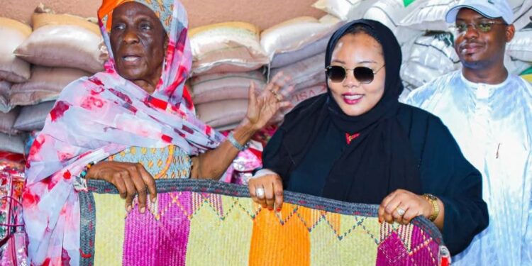 Tchad : La ministre de l&rsquo;action sociale appuie les personnes vulnérables a travers l&rsquo;association des Lamy-fortains.