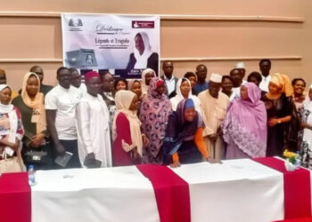 Tchad : La journaliste Zara Tchari présente son premier livre « Légende et Tragédie : le règne de Ngarta Tombalbaye »