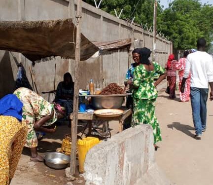 Tchad : La vente de nourritures non couvertes à N’Djamena, un danger silencieux pour la santé publique