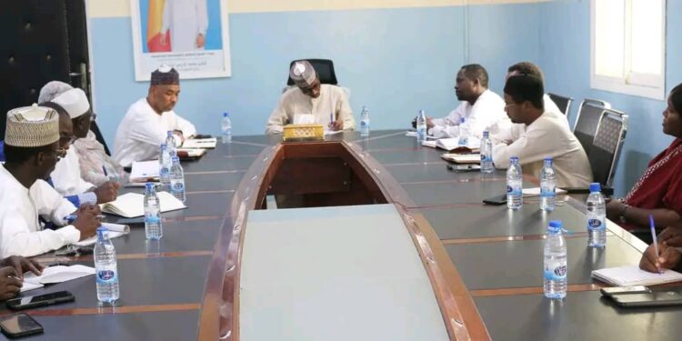 Tchad : Le Ministre de la Communication rencontre les cadres de son département