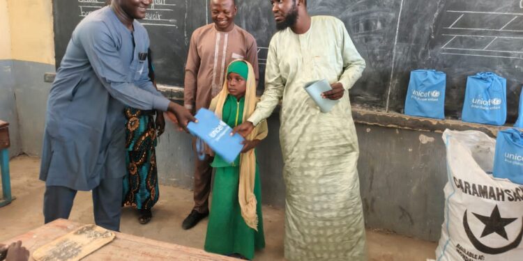 Tchad : L’UNICEF renforce l’éducation dans la province du Lac à travers une vaste distribution de kits scolaires