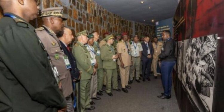 Rwanda : Clôture du symposium des commandants des forces terrestres à Kigali, un appel à la coopération africaine pour la sécurité