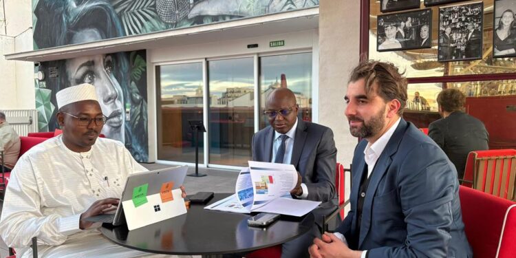 Tchad : Le ministre de l’Eau et de l’Énergie reçoit Waterfinders Solutions pour renforcer l’exploitation durable des ressources en eau