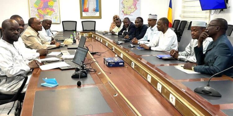 Tchad : Le Ministre d&rsquo;État Tahir Hamid Nguilin préside une réunion pour accélérer l&rsquo;accès énergétique et attirer le privé