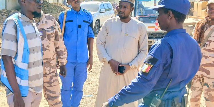 Tchad : Le maire Mahamat Khalil Abdelkerim reprend le contrôle des travaux de bitumage de la rue 7 face aux perturbations