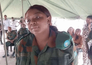 RDC : Condamnée pour des photos en uniforme, l’adjudante Sarah Ebabi ravive le débat sur la justice militaire et l’égalité des genres
