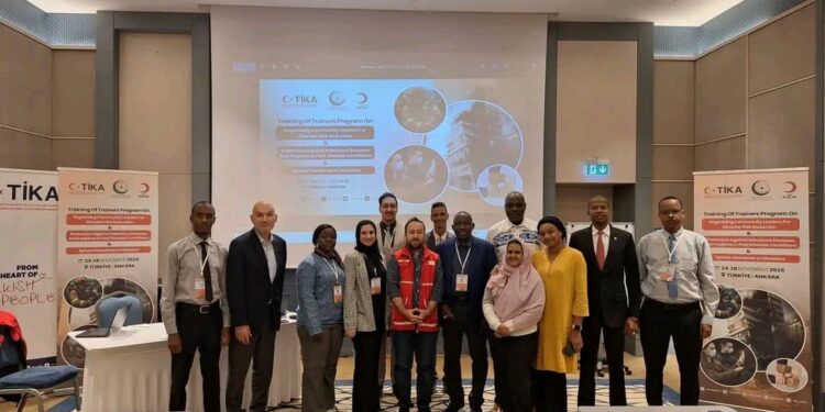 Pr Mahamat Ali Bolti participe en Turquie à une formation sur les maladies transmissibles après les catastrophes.