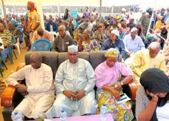 Tchad : Les autorités du 7ᵉ arrondissement aux obsèques des victimes de l’incendie d’Atrone