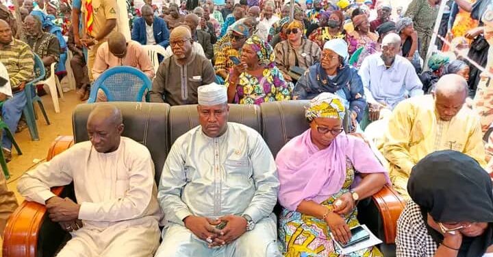 Tchad : Les autorités du 7ᵉ arrondissement aux obsèques des victimes de l’incendie d’Atrone