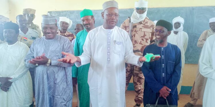 Batha : Le préfet du département du Batha Ouest et sa délégation mobilisent la population autour de l’école et du vivre-ensemble dans la sous-préfecture d&rsquo;Alifa.