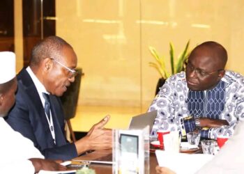 Abu Dhabi : Le Tchad et Africa Ren Opérations consolident leur coopération dans le secteur de l&rsquo;énergie.