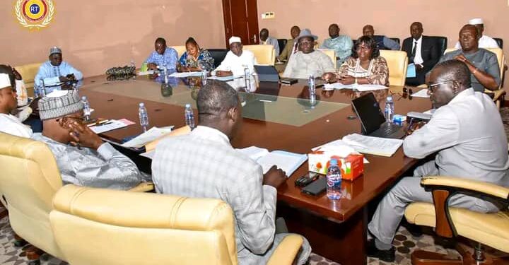 Tchad : La Commission Politique Générale échange avec le Ministère de la Justice sur deux projets de loi d’amnistie