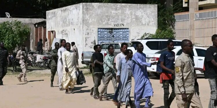 Tchad : La Police Nationale présente 20 présumés malfrats accusés de diverses infractions.