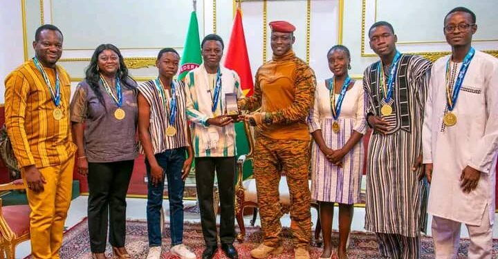 Burkina Faso : le Président Ibrahim Traoré félicite les champions burkinabè du First Global Challenge 2025