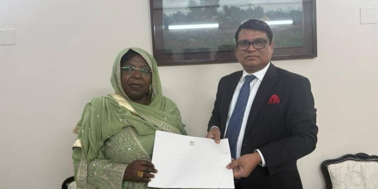 Tchad : L’Ambassadeur Ildjima Badda Mallot remet ses lettres de créance au Bangladesh et ouvre une nouvelle ère de coopération bilatérale