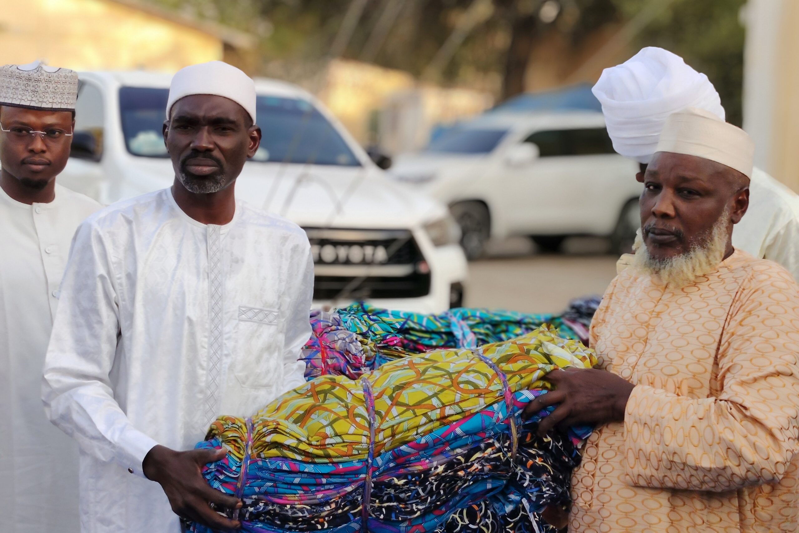 Tchad : un opérateur économique offre 10 000 voiles aux réfugiés