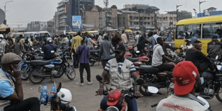 RDC : Kinshasa renforce le contrôle des taxis-motos et des tricycles pour désengorger le centre-ville
