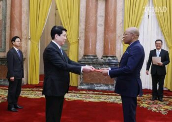 Diplomatie : L&rsquo;ambassadeur du Tchad au Vietnam présente ses lettres de créance au Président vietnamien