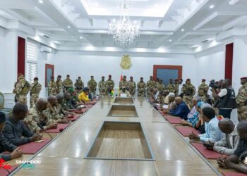 Guinée Conakry : Mamadi Doumbouya préside un Conseil de sécurité à quelques heures de la Présidentielle