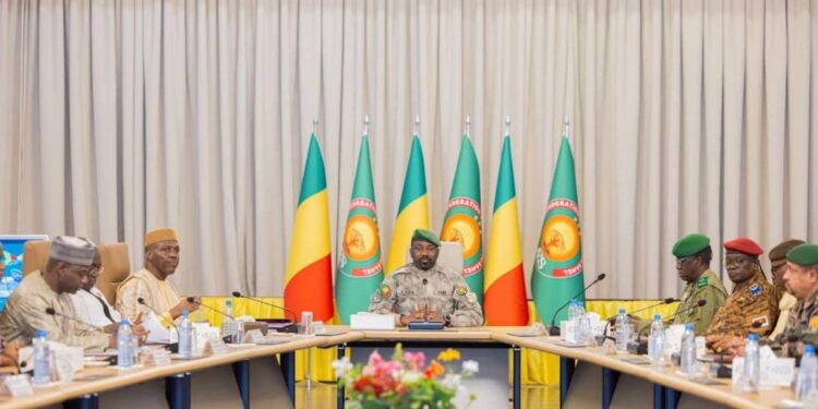 اتحاد دول الساحل: انطلاق أول دورة كونفدرالية لمجلس الوزراء في باماكو برئاسة رئيس الاتحادباماكو | 20 ديسمبر 2025