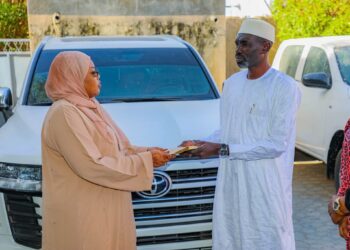 Tchad : La Ministre de l&rsquo;Action Sociale dote son ministère de moyens roulants et d&rsquo;équipements bureautiques