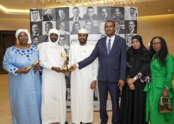 Diplomatie : L’Ambassadeur du Tchad aux Émirats Arabes Unis reçoit le Prime Award 2025 à Dubaï