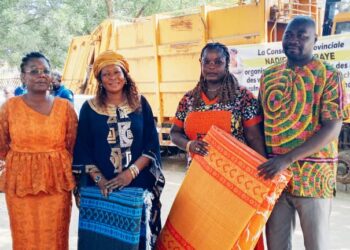 Tchad : La Conseillère provinciale du 6ᵉ arrondissement distribue des kits alimentaires et non alimentaires aux populations vulnérables