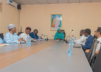 Le Gouvernement et la compagnie aérienne Royal Airways unis pour renforcer la connectivité aérienne et le fret