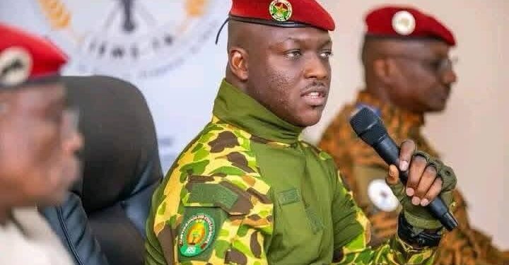 Burkina Faso : Le Président Traoré souligne l’excellence et la souveraineté à l’Institut militaire TIEFO-AMORO