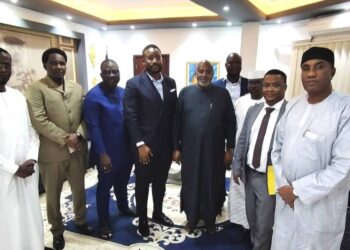 Tchad : le Ministre de l’Aménagement du Territoire reçoit SCORE HOLDING