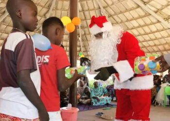 ​N’Djaména : Le Maire en Père Noël pour les orphelins de Béthanie