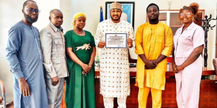 Mayo-Kebbi Ouest : Le Général Abdelmanane Khatab honoré pour son action à la tête de la province