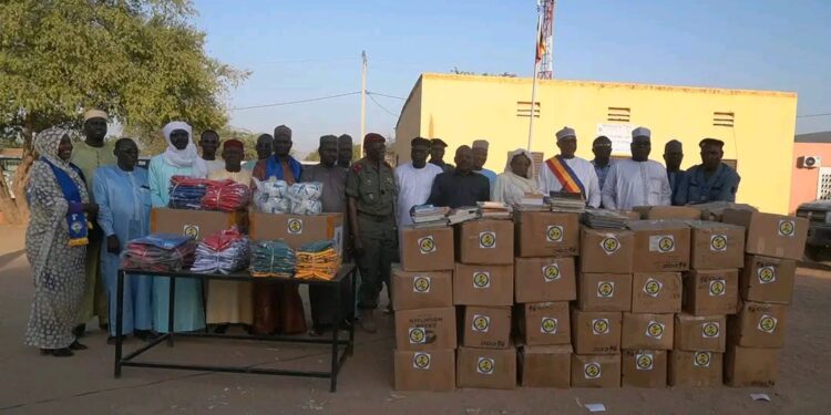 Guéra : La Sénatrice Banata Tchalé offre des livres et des équipements sportifs aux instances concernées