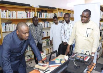 N&rsquo;djamena : Le Maire Senoussi Hassana Abdoulaye à la rencontre de l&rsquo;innovation chez Wenak Labs